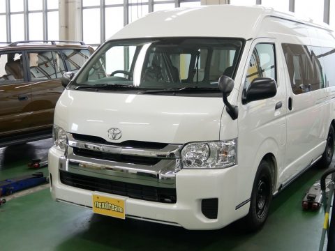 新車ハイエースV　DX　GLP　4WD　特設カラーホワイトパール！